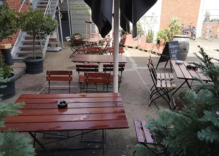 HafenTraum IndoorCampingHostel Bremen